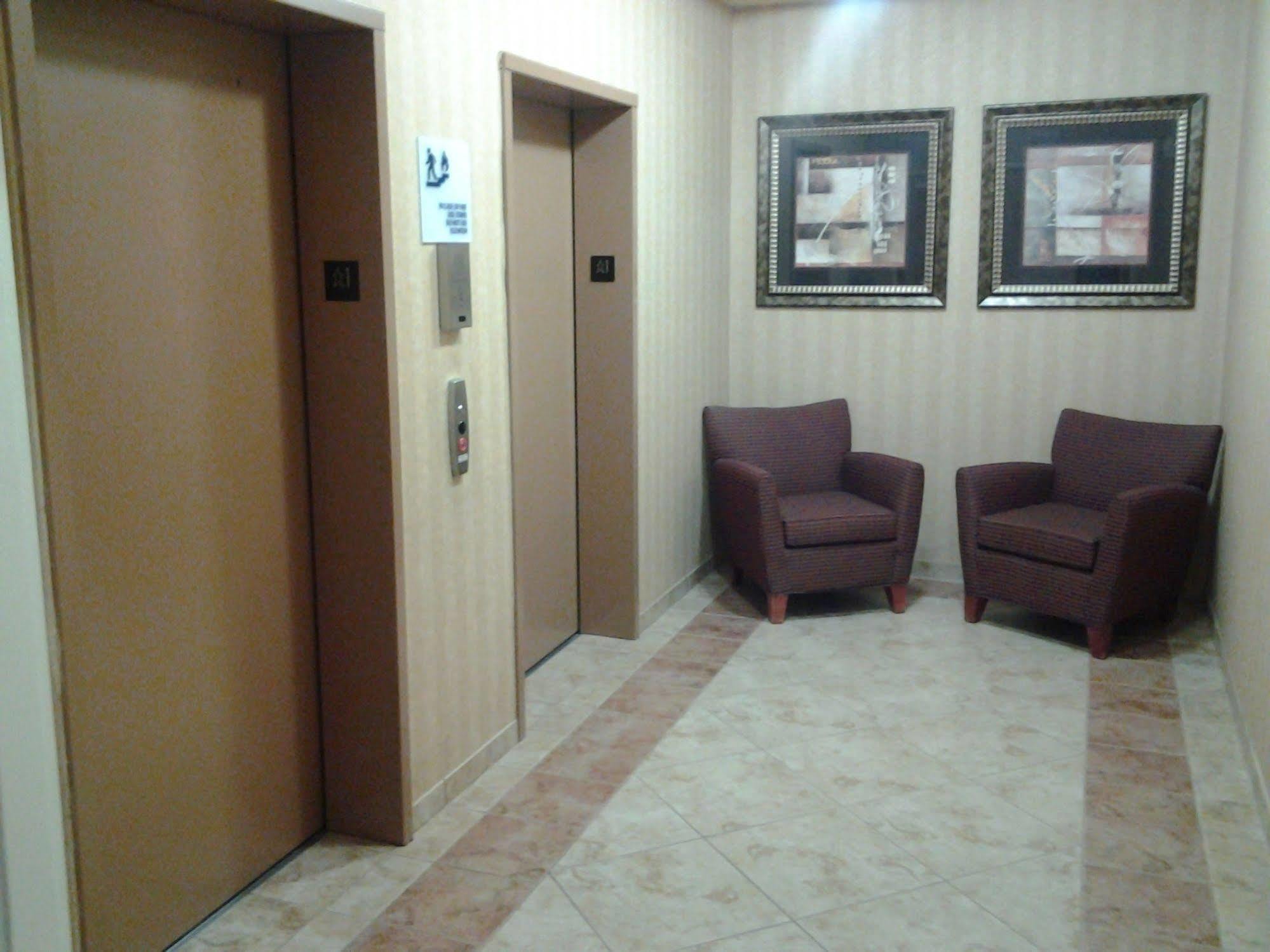 Holiday Inn Express & Suites Klamath Falls Central By Ihg Exterior photo