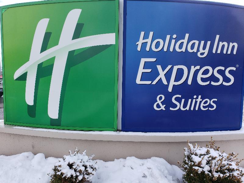 Holiday Inn Express & Suites Klamath Falls Central By Ihg Exterior photo